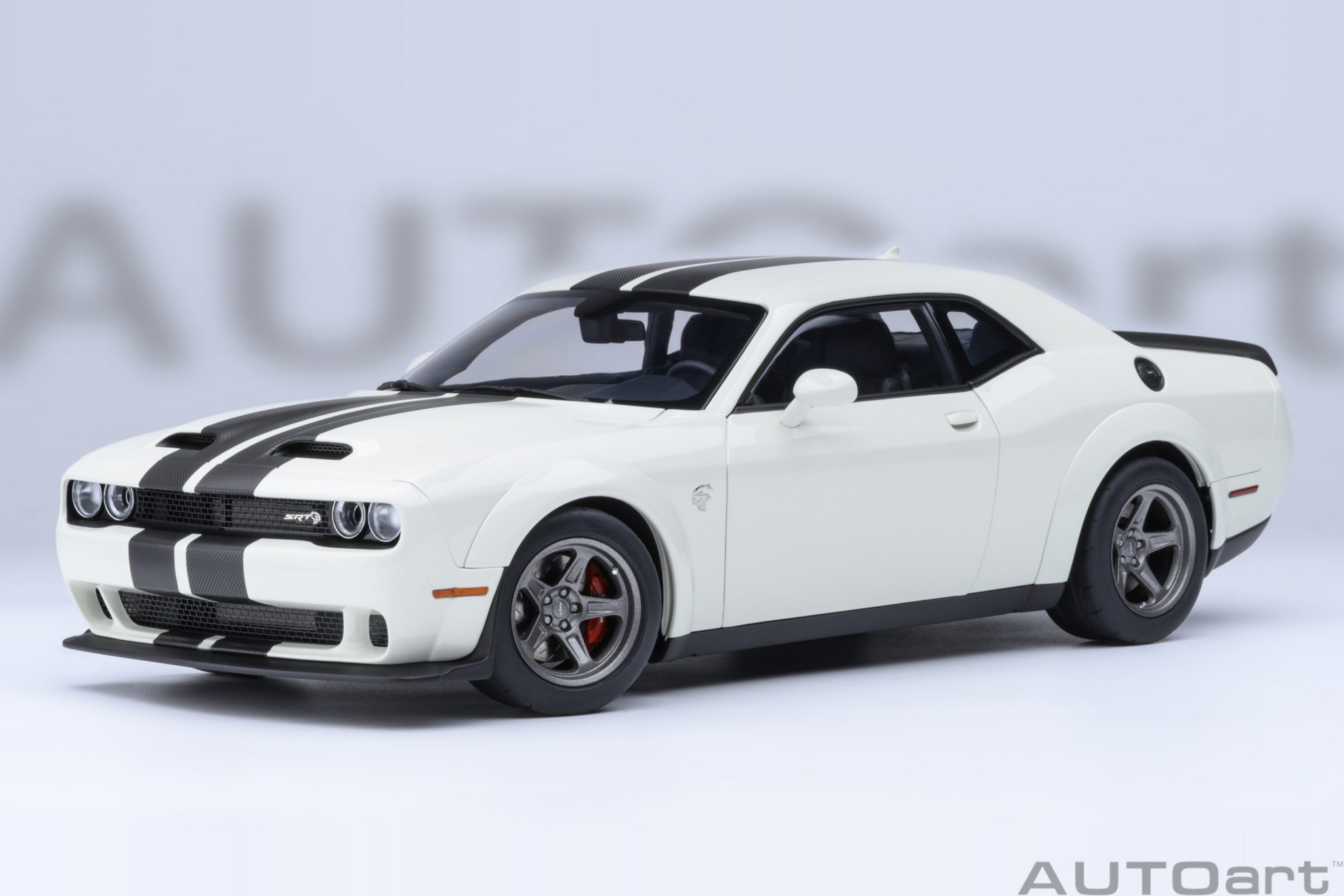 1/18 AUTOart Dodge Challenger SRT Superstock 2023 (Knuckle White) - 71766