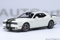 1/18 AUTOart Dodge Challenger SRT Superstock 2023 (Knuckle White) - 71766