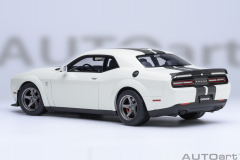 1/18 AUTOart Dodge Challenger SRT Superstock 2023 (Knuckle White) - 71766
