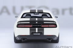 1/18 AUTOart Dodge Challenger SRT Superstock 2023 (Knuckle White) - 71766