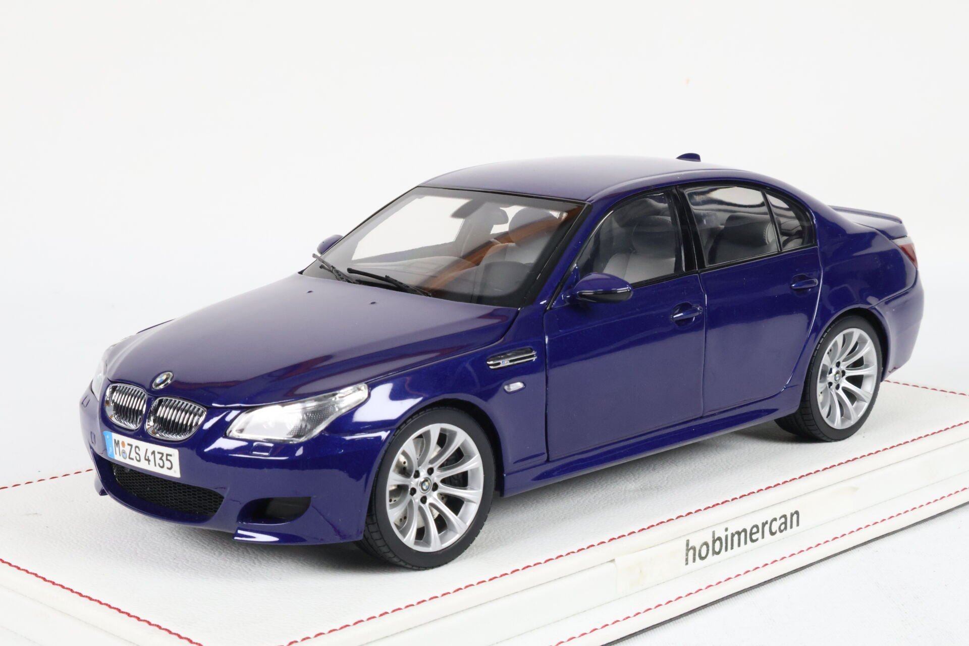 KYOSHO - BMW M5 (E60) 2005