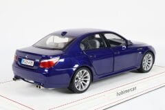KYOSHO - BMW M5 (E60) 2005