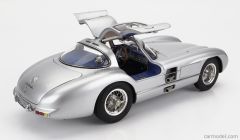 CMC - MERCEDES BENZ - 300 SLR UHLENHAUT COUPE 1955 WITH FIGURE - BLUE INTERIOR