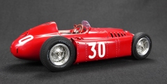 1/18 CMC Lancia D50, 1955 Monaco GP #30, Eugenio Castellotti - M177