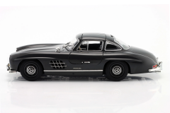 1/18 MINICHAMPS - MERCEDES BENZ - 300SL COUPE (W198) 1955