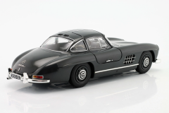 1/18 MINICHAMPS - MERCEDES BENZ - 300SL COUPE (W198) 1955