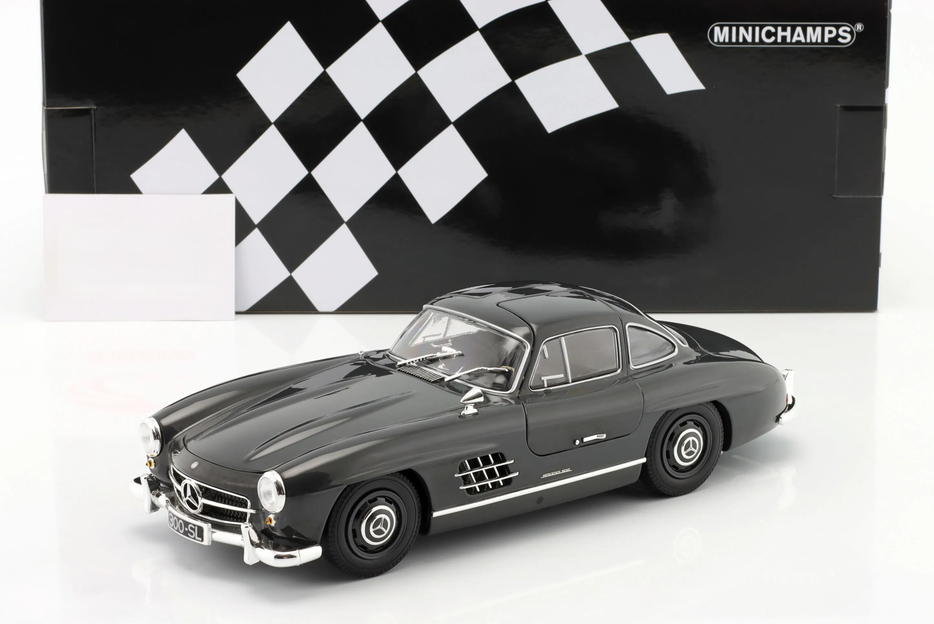 1/18 MINICHAMPS - MERCEDES BENZ - 300SL COUPE (W198) 1955