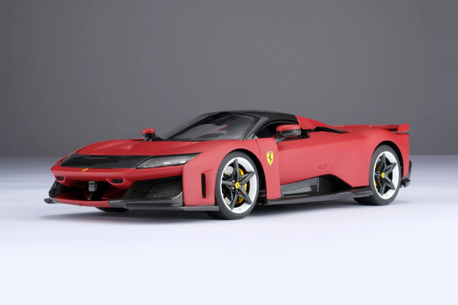 1/18 AMALGAM Ferrari F80 - Racing Red