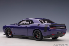 1/18 AUTOart Dodge Challenger 392 HEMI Scat Pack Shaker 2018 (Plum Crazy) - 71744