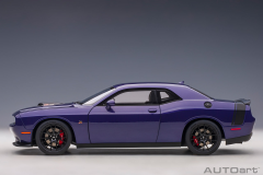 1/18 AUTOart Dodge Challenger 392 HEMI Scat Pack Shaker 2018 (Plum Crazy) - 71744
