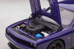 1/18 AUTOart Dodge Challenger 392 HEMI Scat Pack Shaker 2018 (Plum Crazy) - 71744