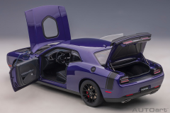 1/18 AUTOart Dodge Challenger 392 HEMI Scat Pack Shaker 2018 (Plum Crazy) - 71744