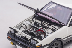 1/18 AUTOart Toyota Sprinter Trueno (AE86) “Project D” Final Version - 78799