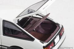 1/18 AUTOart Toyota Sprinter Trueno (AE86) “Project D” Final Version - 78799
