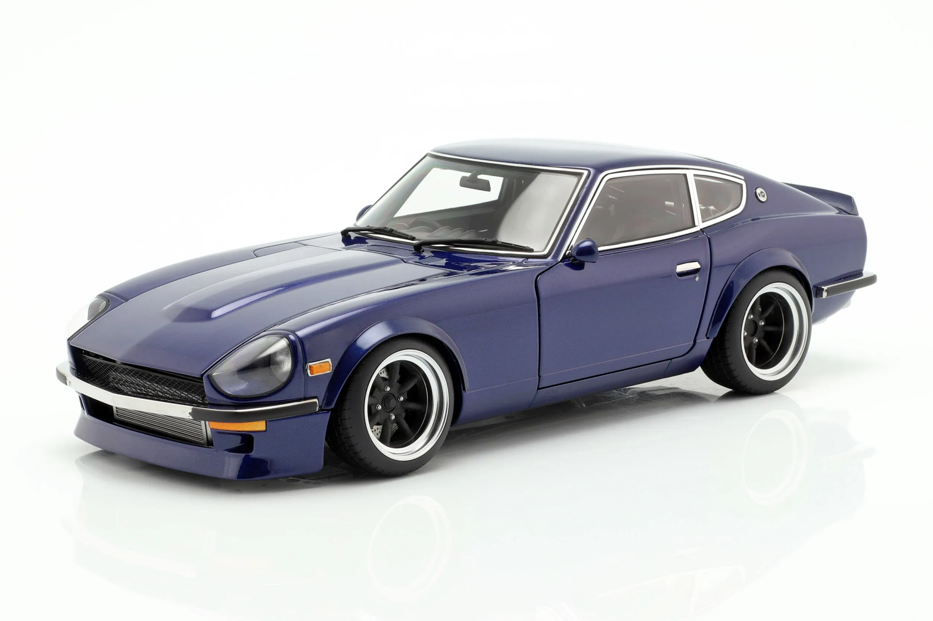 AUTOART - NISSAN - FAIRLADY (S30) COUPE WANGAN MIDNIGHT AKUMA NO Z 1990 - THE DEVIL Z MOVIE