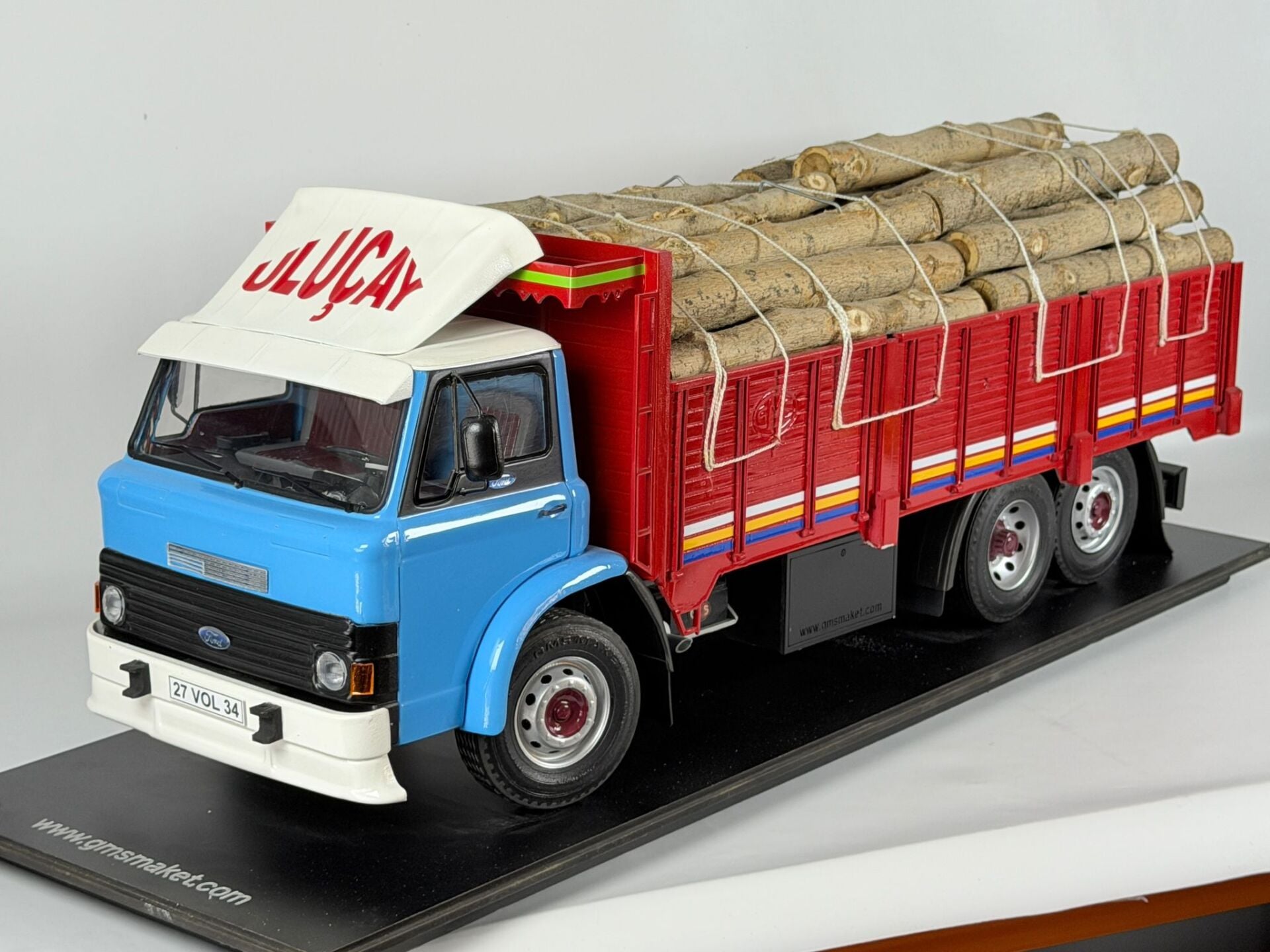 1/10 GMS MAKET - FORD D 1210