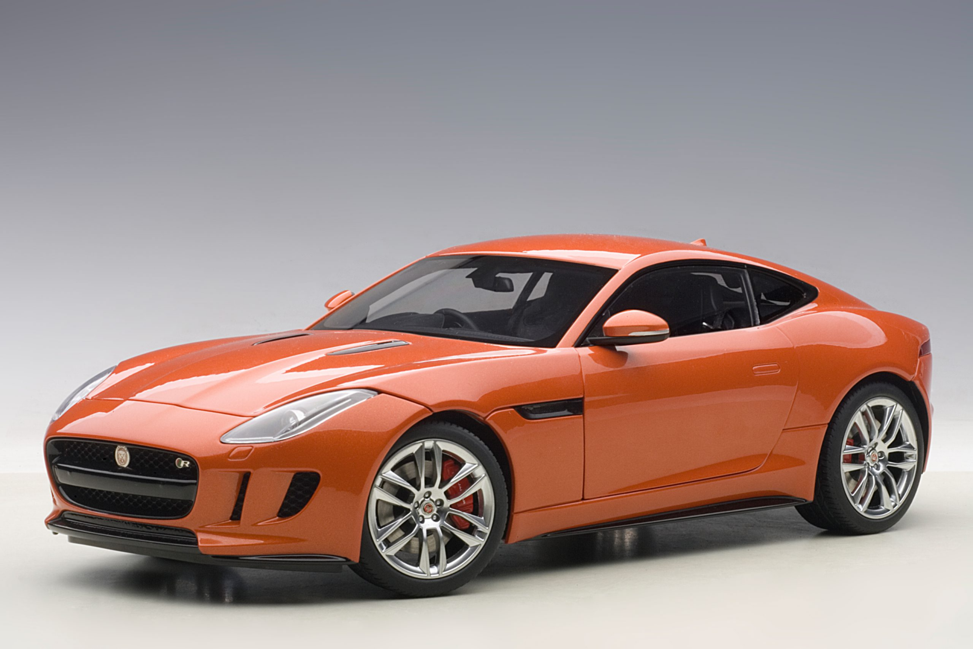 1/18 AUTOART Jaguar F-Type R Coupe (Firesand Metallic) - 73653