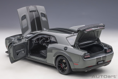 1/18 AUTOart Dodge Challenger SRT Hellcat Widebody 2018 (Destroyer Grey) - 71738