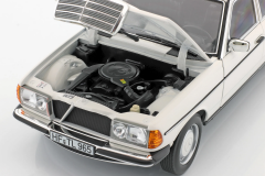 1/18 NOREV - MERCEDES BENZ - E-CLASS 200E (W123) 1982