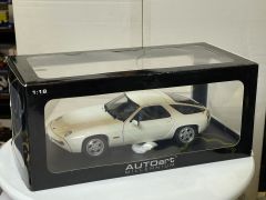 AUTOART - PORSCHE - 928 1977