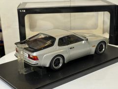 AUTOART - PORSCHE - 924 CARRERA GT 1980