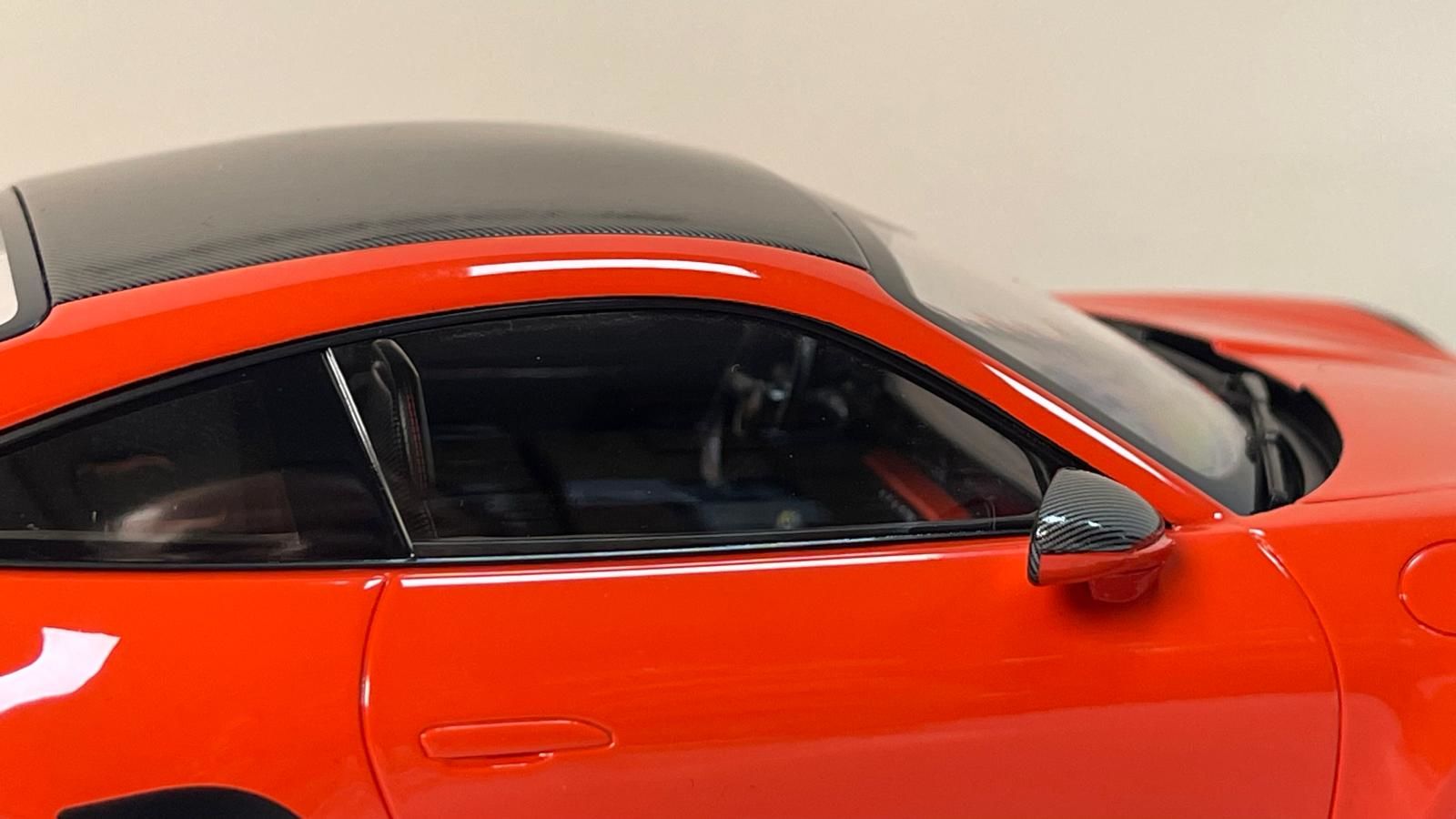 1:18 Porsche 911 (992) GT3 Touring Minichamps WAP0211500PGT3
