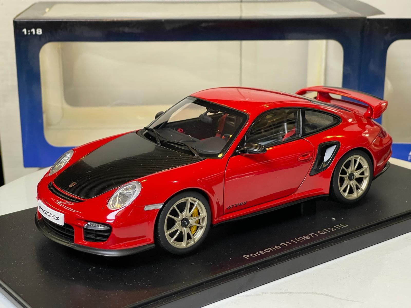 AUTOART - PORSCHE - 911 997-2 GT2RS 2010