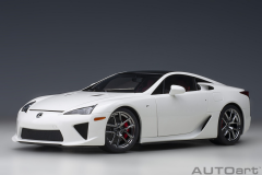 1/18 AUTOart Lexus LFA (Whitest White/Carbon) - 78851