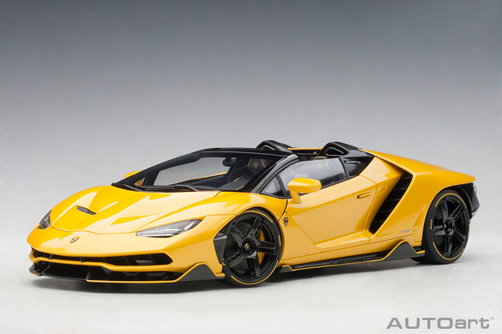 1/18 AUTOart Lamborghini Centenario Roadster (Giallo Inti) - 79117