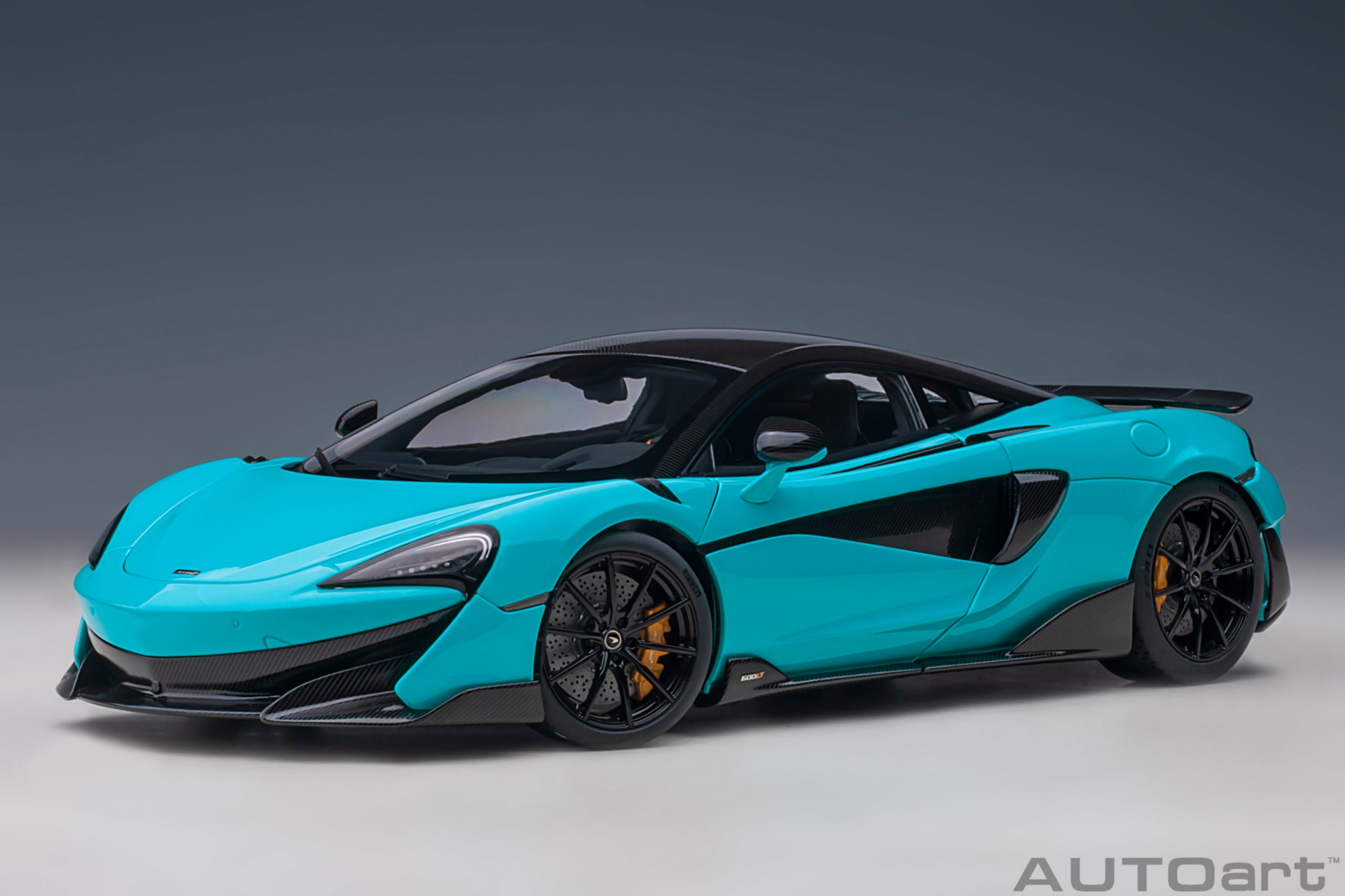 1/18 AUTOart McLaren 600LT (Fistral Blue) - 76083