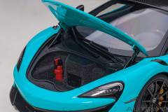 1/18 AUTOart McLaren 600LT (Fistral Blue) - 76083