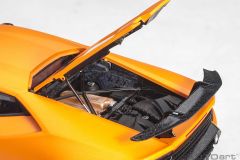 AUTOART - LAMBORGHINI - HURACAN LP640-4 PERFORMANTE 2017