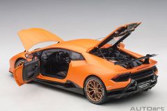 AUTOART - LAMBORGHINI - HURACAN LP640-4 PERFORMANTE 2017