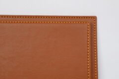 LYRD BOX - 1:18 ÖLÇEK - KONYAK KAHVE SERGİLEME STANDI - (GOLD DİKİŞ) LY157