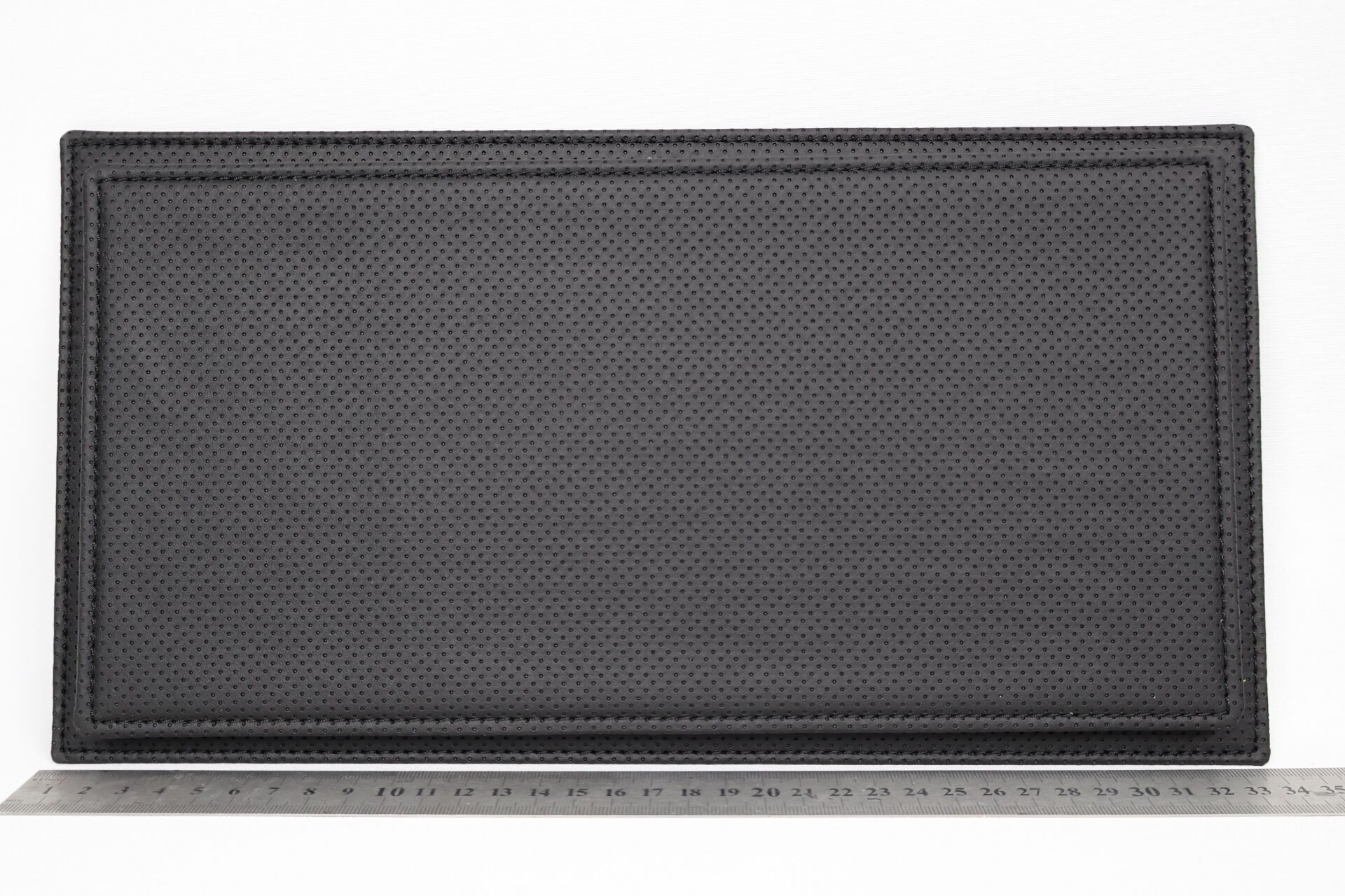 LYRD BOX - 1:18 ÖLÇEK - PERFORE GRAFİT SİYAH SERGİLEME STANDI - (SİYAH DİKİŞ) LY159