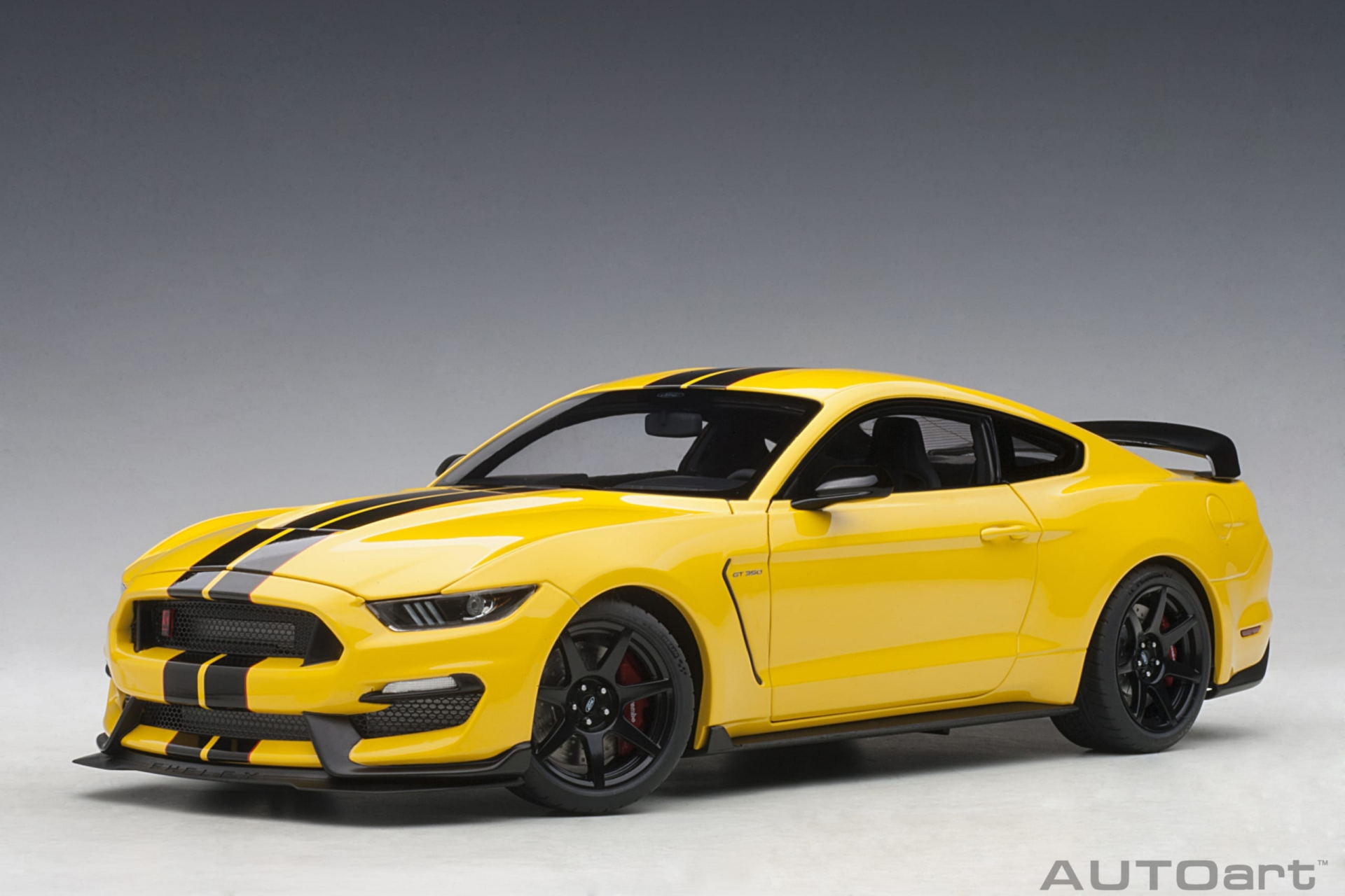1/18 AUTOART Ford Mustang Shelby GT-350R (Triple Yellow) with Black Stripes - 72932