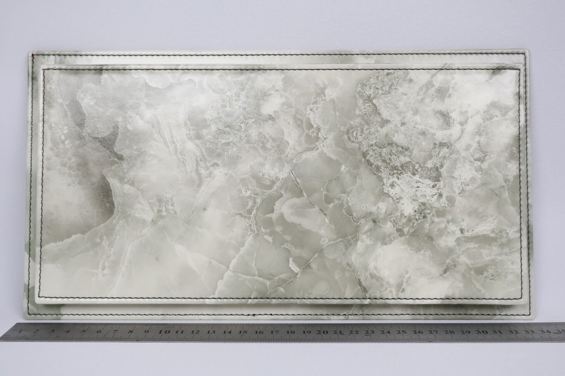 LYRD BOX - 1:18 ÖLÇEK - MARBLE GREY SERGİLEME STANDI - (YEŞİL DİKİŞ) LY160