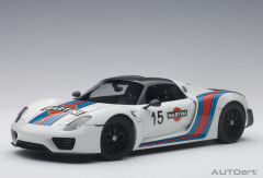 1/18 AUTOART Porsche 918 Spyder Weissach Package (White with Martini livery) - 77927