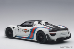 1/18 AUTOART Porsche 918 Spyder Weissach Package (White with Martini livery) - 77927