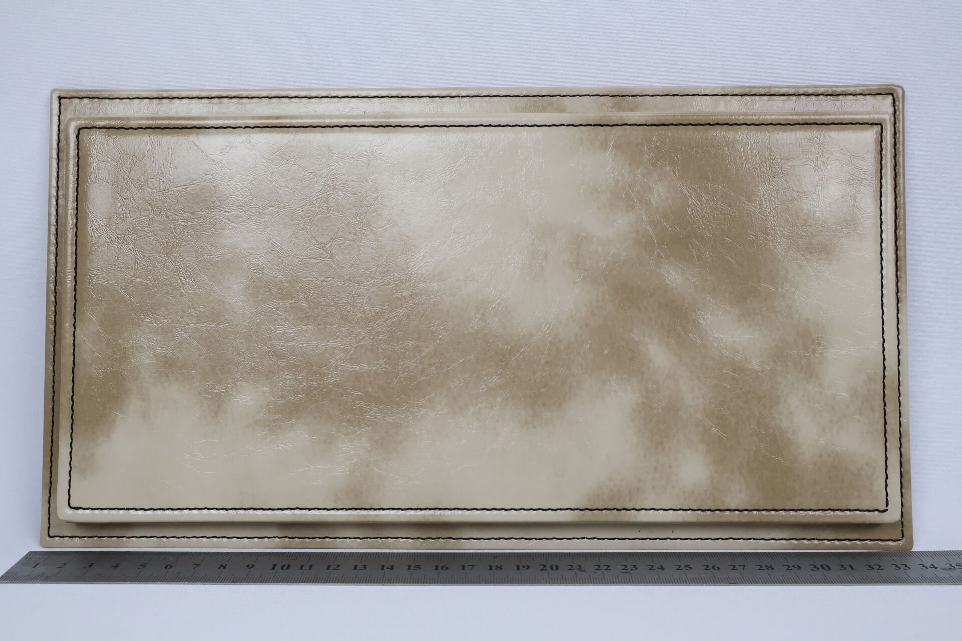 LYRD BOX - 1:18 ÖLÇEK - Desert Beige SERGİLEME STANDI - (SİYAH DİKİŞ) LY162