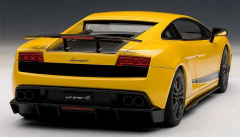 1/18 AUTOart LAMBORGHINI GALLARDO LP570-4 SUPERLEGGERA YELLOW 74658