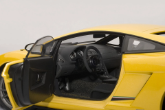 1/18 AUTOart LAMBORGHINI GALLARDO LP570-4 SUPERLEGGERA YELLOW 74658