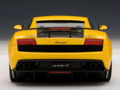 1/18 AUTOart LAMBORGHINI GALLARDO LP570-4 SUPERLEGGERA YELLOW 74658