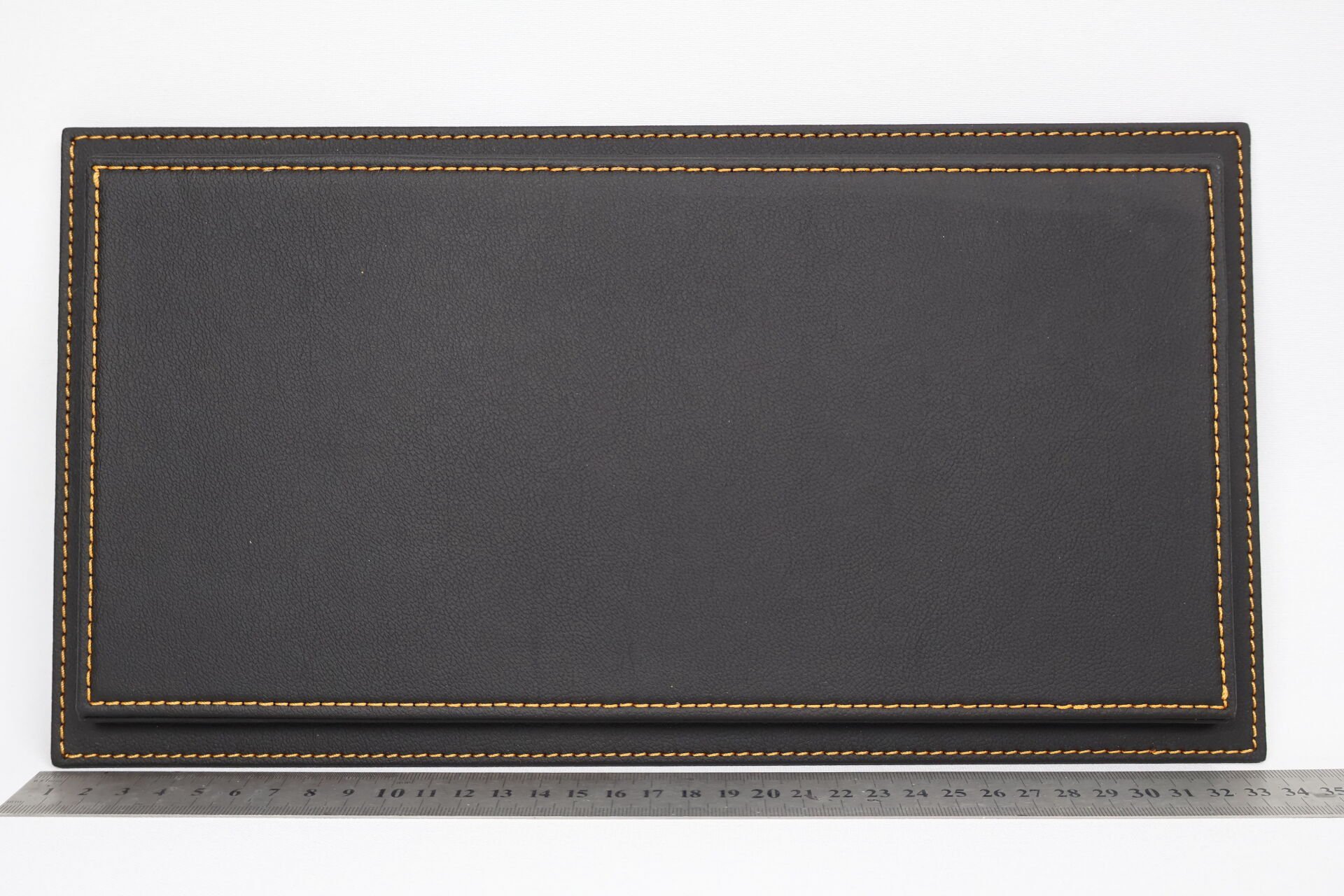 LYRD BOX - 1:18 ÖLÇEK - Black Micrograin SERGİLEME STANDI - (GOLD DİKİŞ) LY164