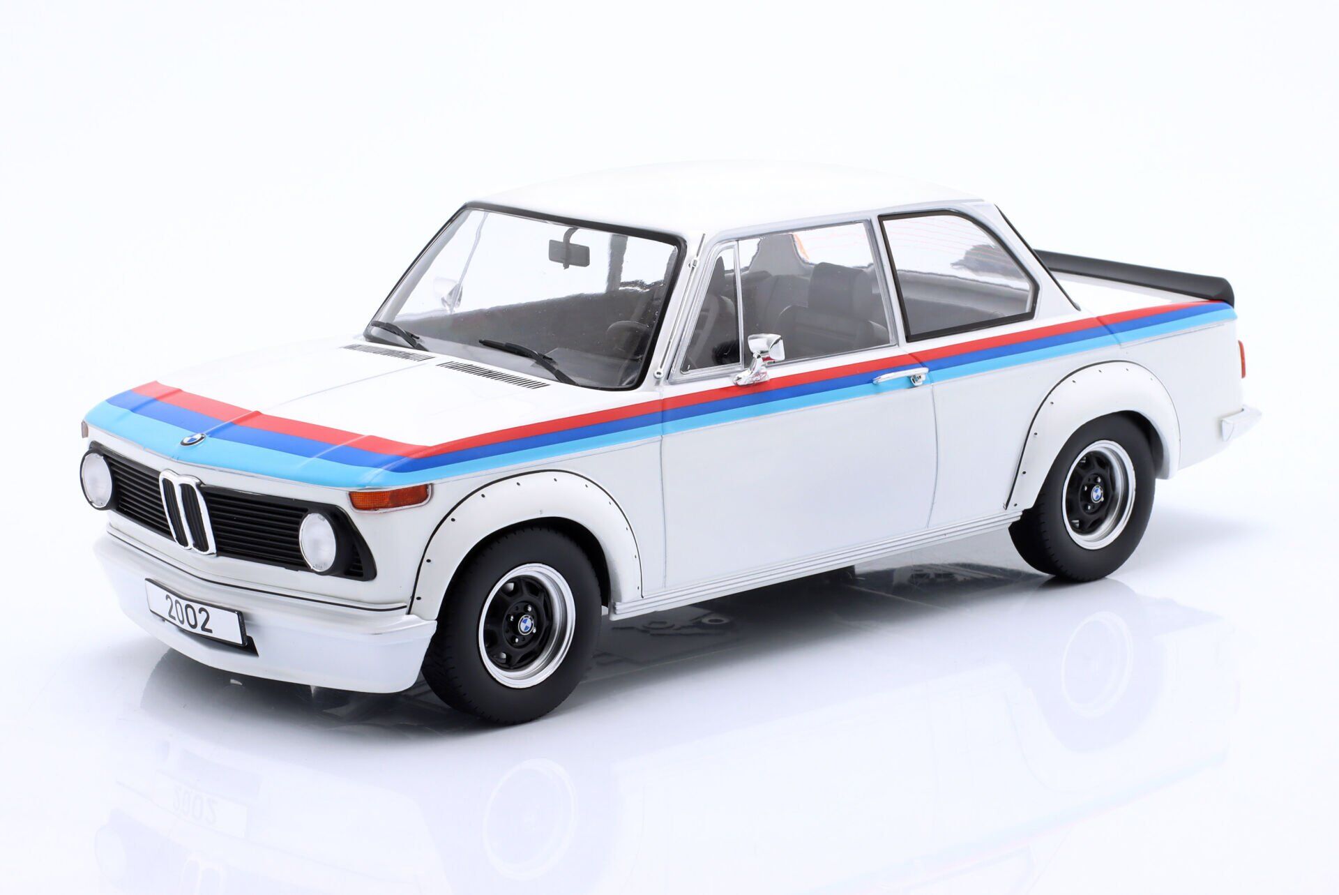 MCG - BMW - 2002 TURBO 1973