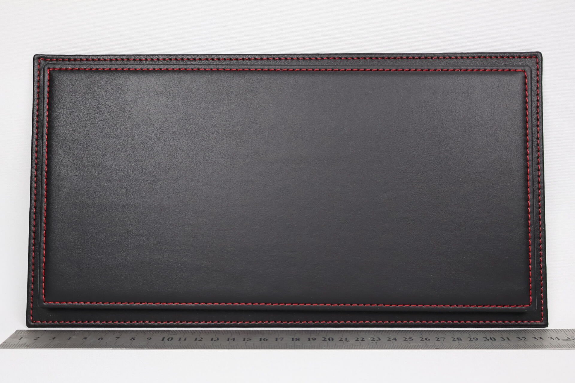 LYRD BOX - 1:18 ÖLÇEK - Racing Black SERGİLEME STANDI - (KIRMIZI DİKİŞ) LY168