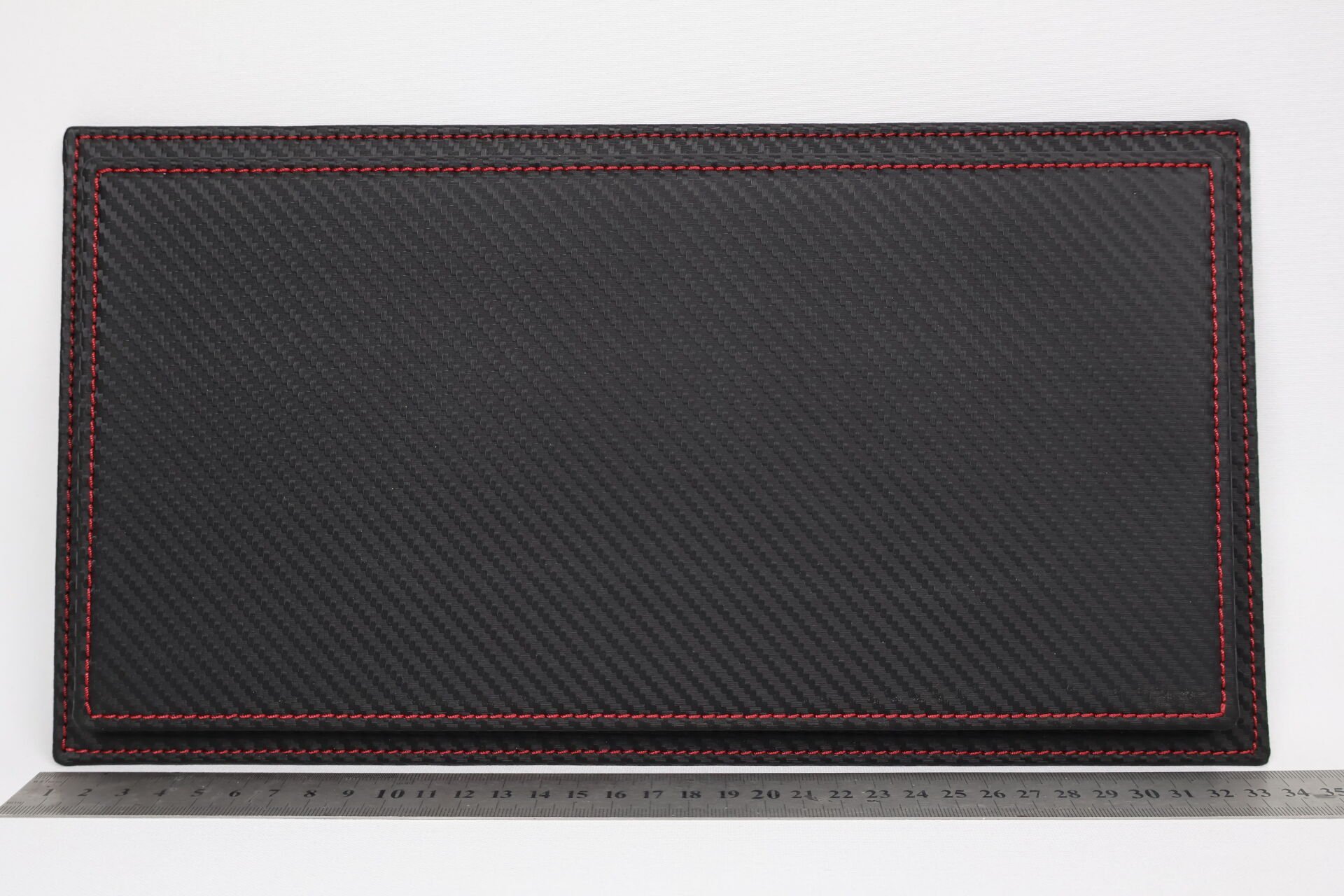 LYRD BOX - 1:18 ÖLÇEK - Absolute Carbon Black SERGİLEME STANDI - (KIRMIZI DİKİŞ) LY169