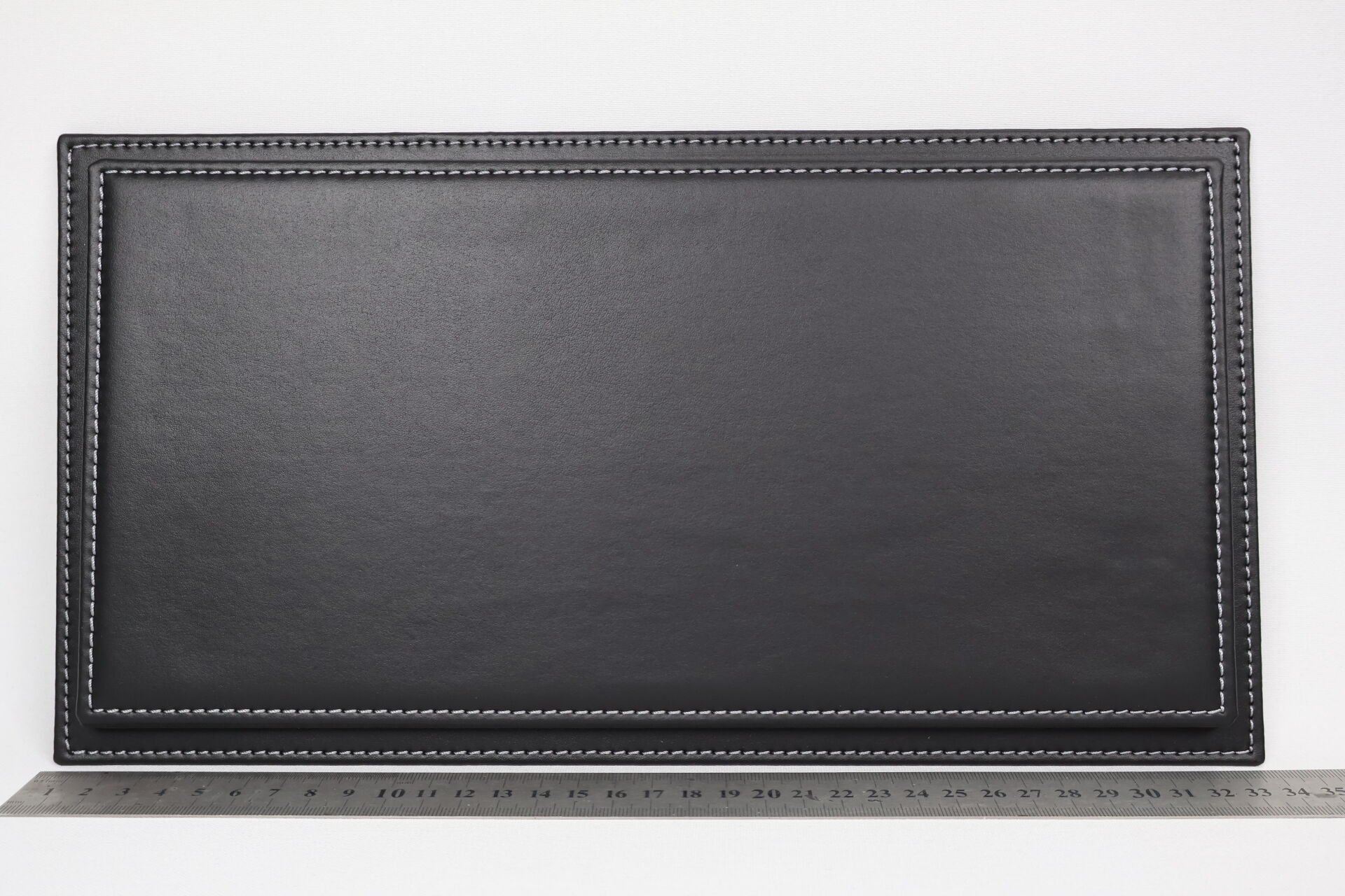 LYRD BOX - 1:18 ÖLÇEK - Classic Black SERGİLEME STANDI - (GRİ DİKİŞ) LY171