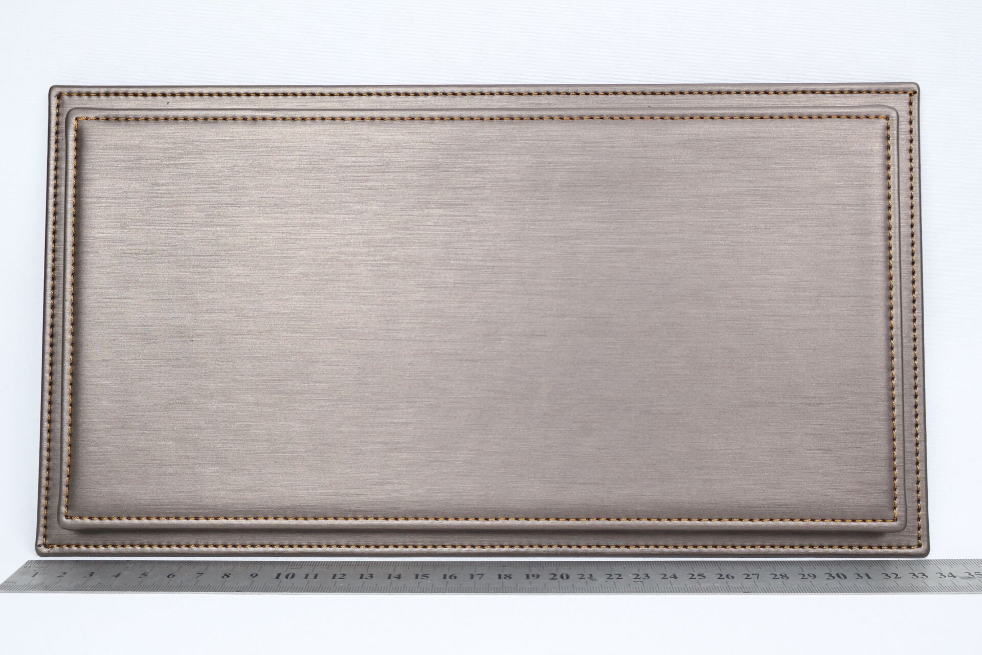 LYRD BOX - 1:18 ÖLÇEK - Brushed Alloy Bronz SERGİLEME STANDI - (GOLD DİKİŞ) LY177