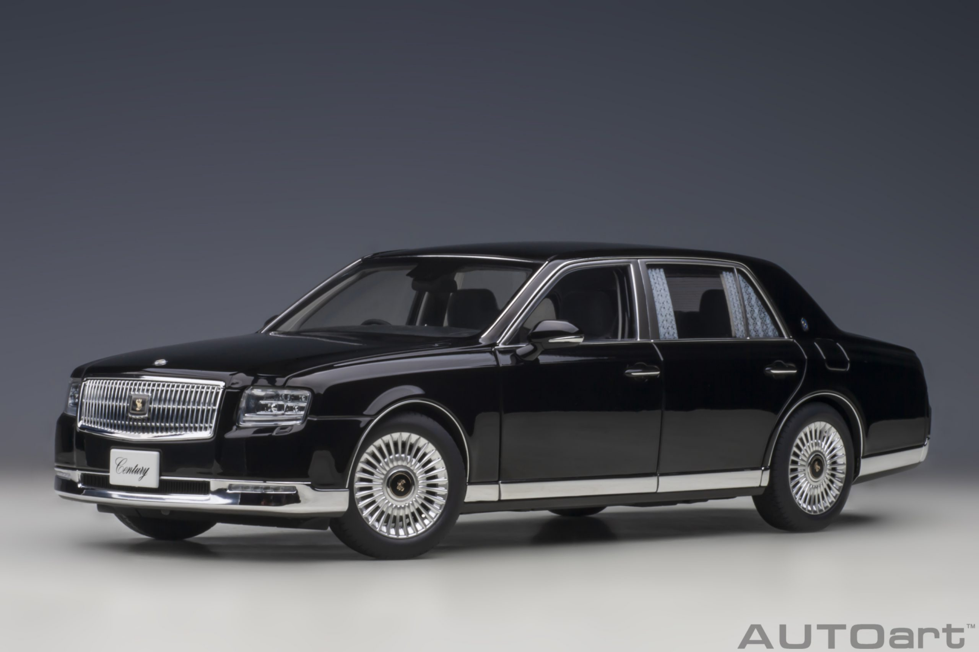 1/18 AUTOART Toyota Century with curtains (Black) - 78765